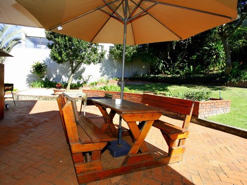 11 Embuia Braai facing garden